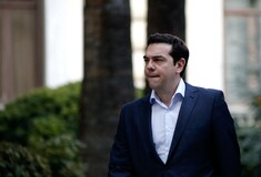 Επίθεση Τσίπρα κατά διαφωνούντων: Μην κρύβεστε πίσω από την υπογραφή μου
