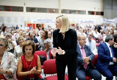 Ραχήλ Μακρή: «Αν μας κόψουν τη χρηματοδότηση, θα τυπώσουμε 100 δισεκ. ευρώ»