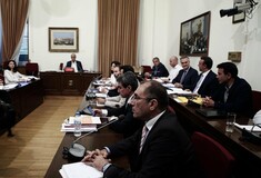 Οι Γιατροί χωρίς Σύνορα, η Λαγκάρντ, ο Φαλτσιανί και ο Σόιμπλε στις λίστες μαρτύρων για τα Μνημόνια