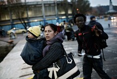 Reuters: Μετεγκατάσταση 40.000 προσφύγων από Ελλάδα - Ιταλία θα προτείνει η Κομισιόν
