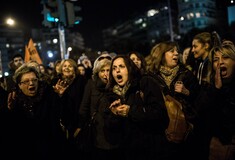 «Η Ελλάδα είναι τώρα αντιμέτωπη με πολιτικό και οικονομικό χάος»