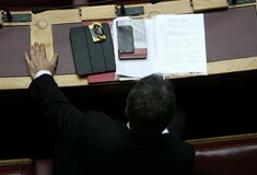 Αποχώρηση ΠΑΣΟΚ από τη Βουλή λόγω Κατρούγκαλου