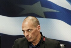 Το ZDF παραδέχεται ότι το βίντεο που ο Βαρουφάκης υψώνει το δάχτυλο είναι αυθεντικό