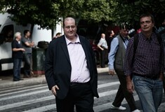 Νέες προκλητικές δηλώσεις Φίλη για τον ΦΠΑ: Όποιος δίνει 7000 το χρόνο στριμώχνεται για αλλά 700;