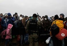 Mόνο για 300 άνοιξαν τα σύνορα - Βουλιάζει από κόσμο η Ειδομένη