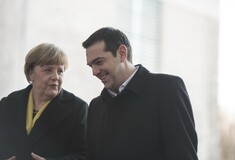 Σε μαραθώνιο επαφών από χθες ο Τσίπρας για τα Wikileaks και την αξιολόγηση