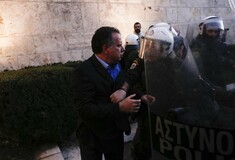 Κουμουτσάκος: Aπαιτώ την άμεση σύλληψη των δραστών της φασιστικής επίθεσης