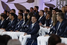 Σε λυγμούς ξέσπασε ο τέως βασιλιάς Κωνσταντίνος στο Ζάππειο - Τιμητική εκδήλωση για τους Ολυμπιονίκες του Ρίο