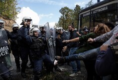 Ένταση με τα ΜΑΤ σε πορεία στις Σκουριές