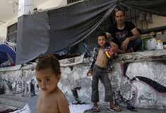Αυτοψία του ΚΕΕΛΠΝΟ στο χώρο φιλοξενίας προσφύγων στο Ελληνικό