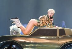 Miley Cyrus: Είμαι πανσέξουαλ. Δεν αισθάνθηκα ποτέ γυναίκα και δεν μου αρέσουν οι περιορισμοί