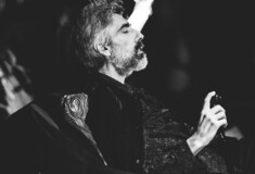 Οι δύο ευαισθησίες. Aπό το Νικόλα Σεβαστάκη