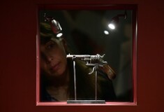 Αυτό είναι το όπλο με το οποίο ο Βερλαίν παραλίγο να σκοτώσει τον Ρεμπώ και βγαίνει σε πλειστηριασμό