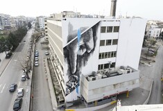 Ο ΙΝΟ μόλις έφτιαξε ένα νέο mural που κοσμεί το Ιπποκράτειο Νοσοκομείο Θεσσαλονίκης