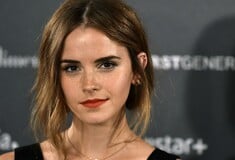Η Έμμα Γουάτσον κρύβει βιβλία στο Παρίσι και ο λόγος είναι οι γυναίκες