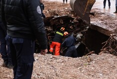 Εντοπίστηκε και άλλος νεκρός στη Μάνδρα - 21 τα θύματα της καταστροφικής πλημμύρας