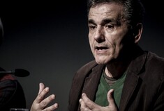 Πόλεμος κυβέρνησης-ΝΔ για τους πλειστηριασμούς και τις δηλώσεις Τσακαλώτου