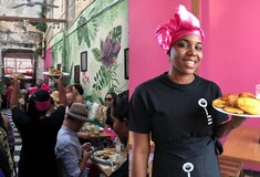 Μέσα στο γκουρμέ εστιατόριο των φυλακισμένων γυναικών της Κολομβίας