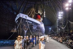 Το υπερθέαμα της Chanel Cruise 2018 - Ο διάσημος οίκος έστησε ένα γιγάντιο πλοίο μέσα στο Grand Palais