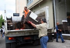 Ο Δήμος Αθηναίων ανακοίνωσε επιχείρηση για να μαζέψει τα τραπεζοκαθίσματα στο Κολωνάκι