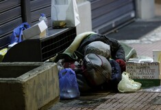 DW: Αυξάνονται οι άστεγοι στην Ευρώπη - «Ανοίγει» η ψαλίδα μεταξύ πλουσίων και φτωχών