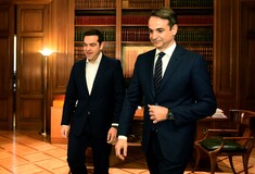 Ραγδαίες εξελίξεις: Ο Τσίπρας ενημερώνει Παυλόπουλο και πολιτικούς αρχηγούς για το Σκοπιανό