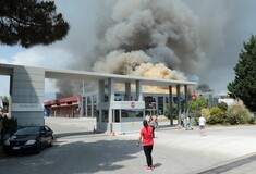 Ξεκινά η καταγραφή των ζημιών από τη φωτιά στο εργοστάσιο στην Ξάνθη