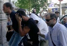 Προφυλακιστέοι οι 2 κατηγορούμενοι για τον σοβαρό τραυματισμό του φιλάθλου