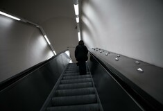 Γυναίκα έπεσε στις γραμμές του Μετρό στη Δάφνη