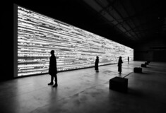 Ο Ryoji Ikeda είναι ένας από τους πιο αινιγματικούς καλλιτέχνες του 21ου αιώνα