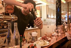 6 παριζιάνικα bars a vin για όσους αγαπάνε το κρασί (και τα ταξίδια)