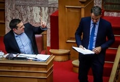 Σε προεκλογικό τόνο η σύγκρουση Τσίπρα- Μητσοτάκη στη Βουλή