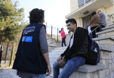 «Ζώντας στην Αθήνα»: ένας πρακτικός «οδηγός επιβίωσης» για μετανάστες και πρόσφυγες