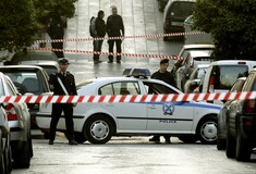 Εξερράγη τελικά η χειροβομβίδα που πέταξαν στο ρωσικό προξενείο στο Χαλάνδρι