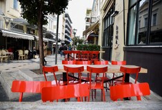 «Νέκρωσε» η Πάτρα: Εικόνες της πόλης με κλειστά όλα τα καφέ και τα εστιατόρια σήμερα