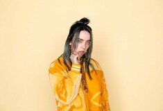 Billie Eilish: Η 17χρονη με το κενό βλέμμα και το σύνδρομο Τουρέτ «έκαψε» το φεστιβάλ Coachella