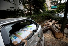 Θυελλώδεις επικίνδυνοι άνεμοι σαρώνουν την Αττική - Εκατοντάδες κλήσεις στη Πυροσβεστική