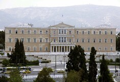 Handelsblatt: H Eλλάδα τολμά να ξαναβγεί στις αγορές