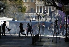 Χόλιγουντ η Αθήνα - Νέες φωτογραφίες από τα γυρίσματα της ταινίας «Born to be murdered» στο Σύνταγμα