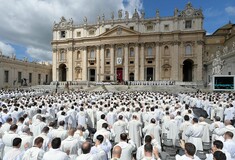 Το 80% των ιερέων στο Βατικανό είναι ομοφυλόφιλοι, αποκαλύπτει νέο βιβλίο
