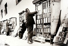 Υπαίθρια βιβλιοπωλεία στην οδό Ασκληπιού