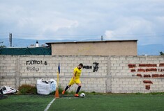 Στον Ασπρόπυργο έδιωξαν τα εργοστάσια για να παίξουν ποδόσφαιρο