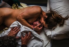 Ωμή, δυνατή και πανέμορφη καταγραφή: Οι κορυφαίες φωτογραφίες γέννας για το 2019