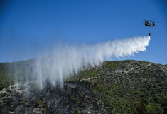 Φωτιά στον Υμηττό: Καταγγελίες για εκρήξεις