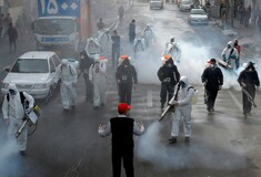 Ιράν: Ο στρατός αδειάζει δρόμους και καταστήματα -Υπό παρακολούθηση οι πολίτες για τον κορωνοϊό