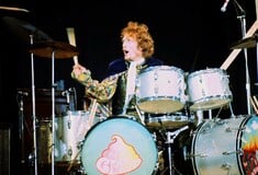 Ginger Baker: ο γίγαντας των ντραμς που πέθανε χθες άφησε αξεπέραστο ροκ, afro και τζαζ έργο