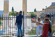 Οι τουρίστες της Αθήνας: Τι βαθμό βάζουν στην πόλη, τι αρέσει και τι όχι