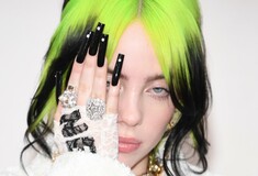 Billie Eilish: Η νεαρή ποπ σταρ που εκπροσωπεί τη θλίψη μιας ολόκληρης εποχής