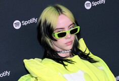 Billie Eilish: Μόλις κυκλοφόρησε το τραγούδι για την ταινία Τζέιμς Μποντ "No Time to Die"