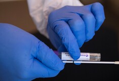 Η Βρετανία θα μοιράσει εκατομμύρια τεστ αντισωμάτων μέσω Amazon - Για εξέταση στο σπίτι